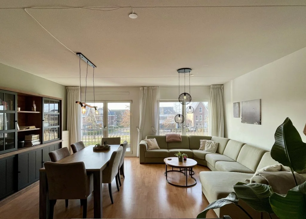 geblurde versie van de foto als achtergrond