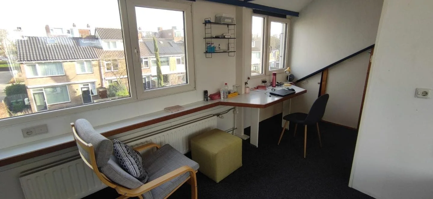 geblurde versie van de foto als achtergrond