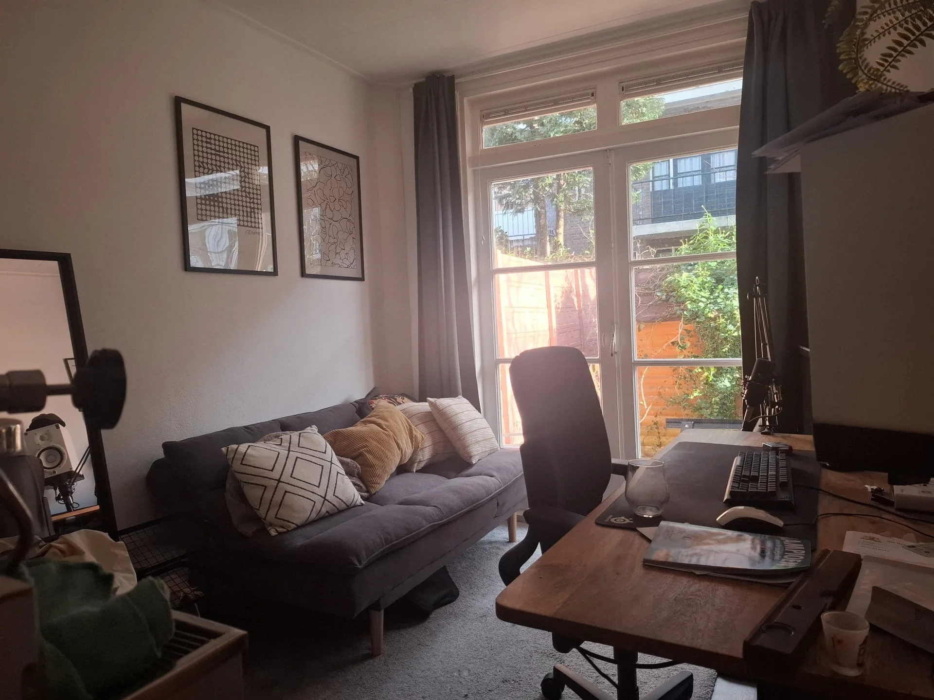 geblurde versie van de foto als achtergrond