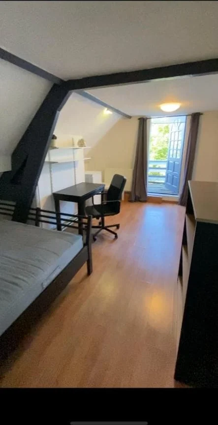 Foto van de Kamer gelegen aan de Nieuwe Binnenweg in Rotterdam