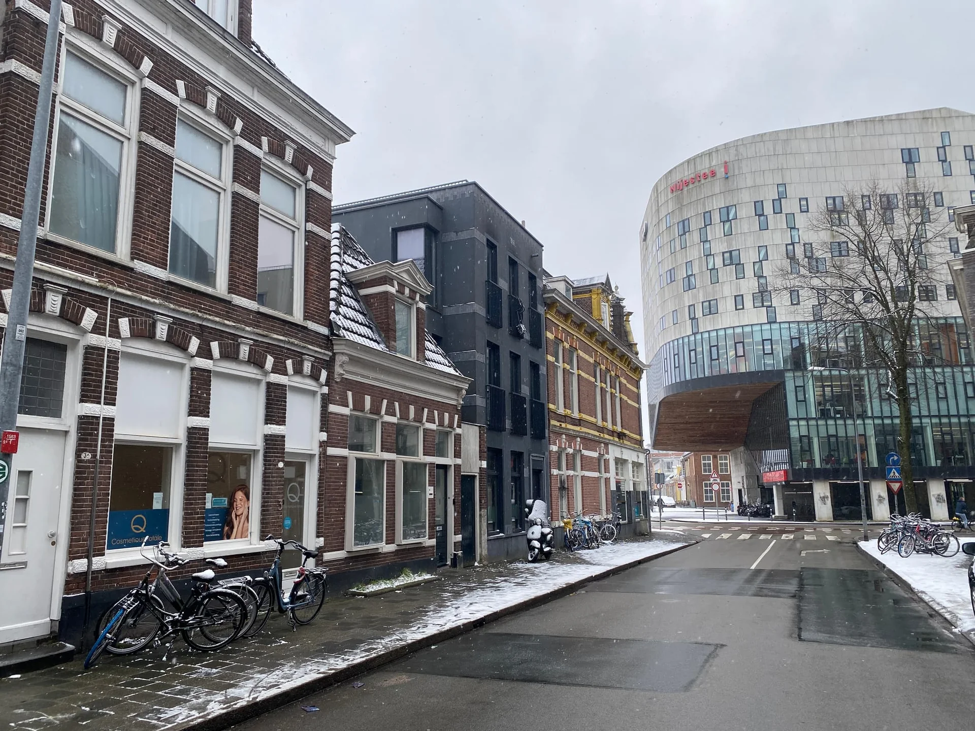 geblurde versie van de foto als achtergrond