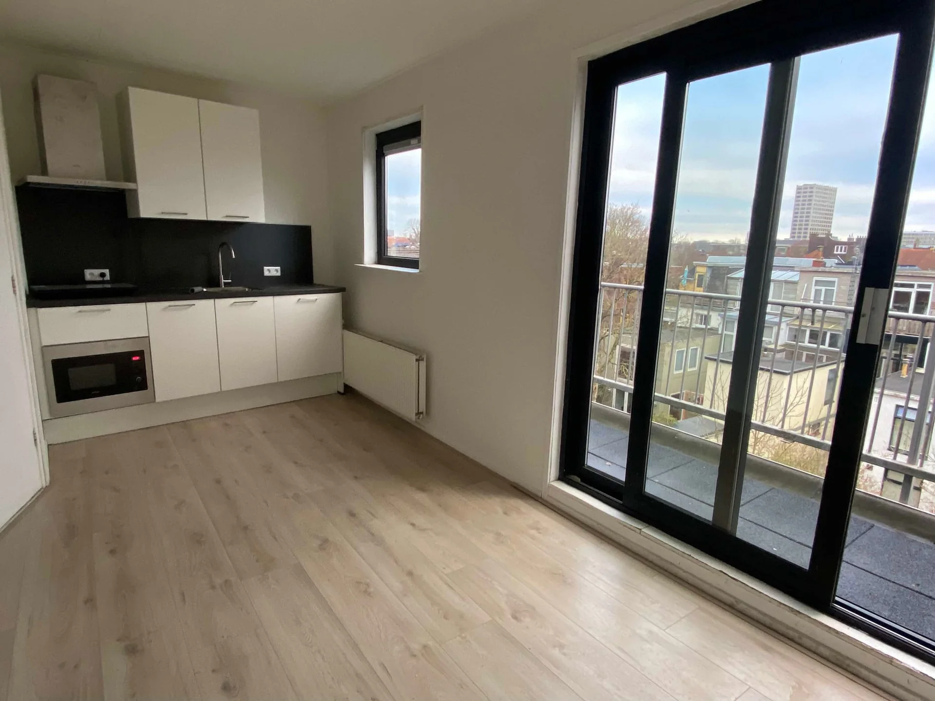 geblurde versie van de foto als achtergrond