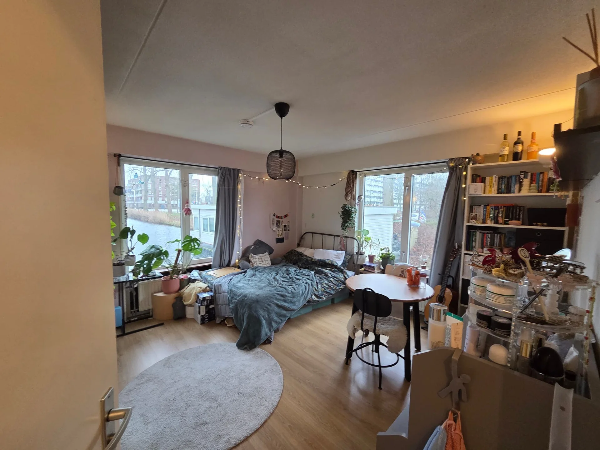 geblurde versie van de foto als achtergrond