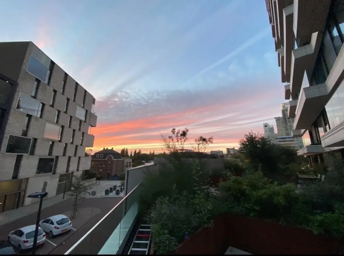Foto van de Kamer gelegen aan de Korte Ouderkerkerdijk in Amsterdam