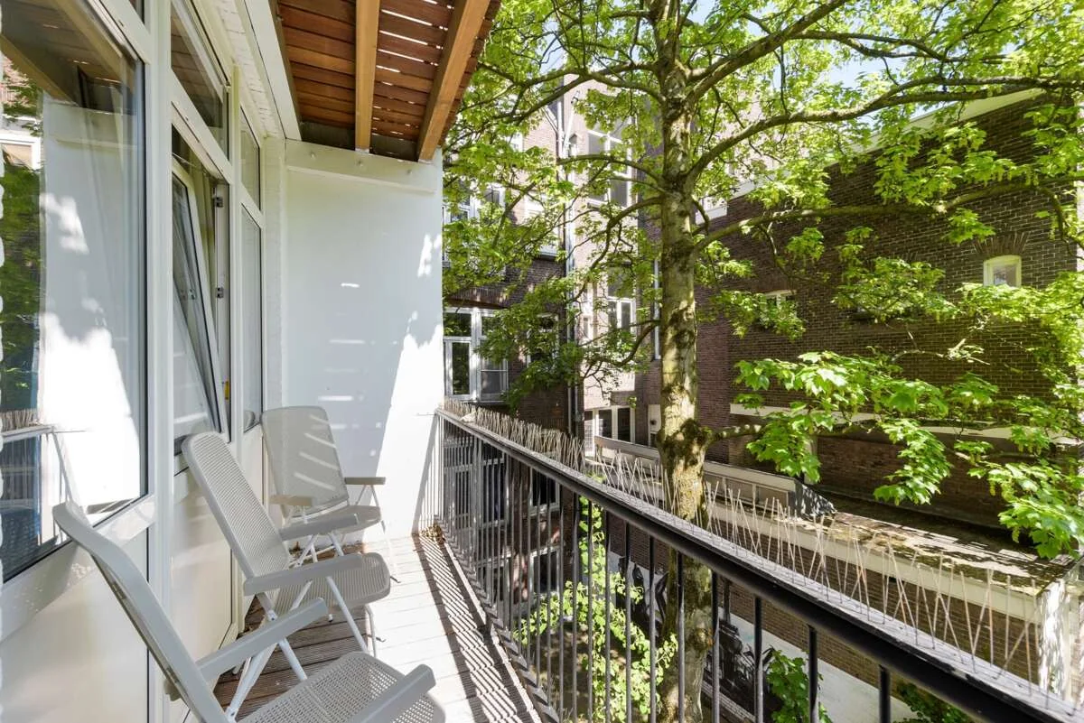 geblurde versie van de foto als achtergrond