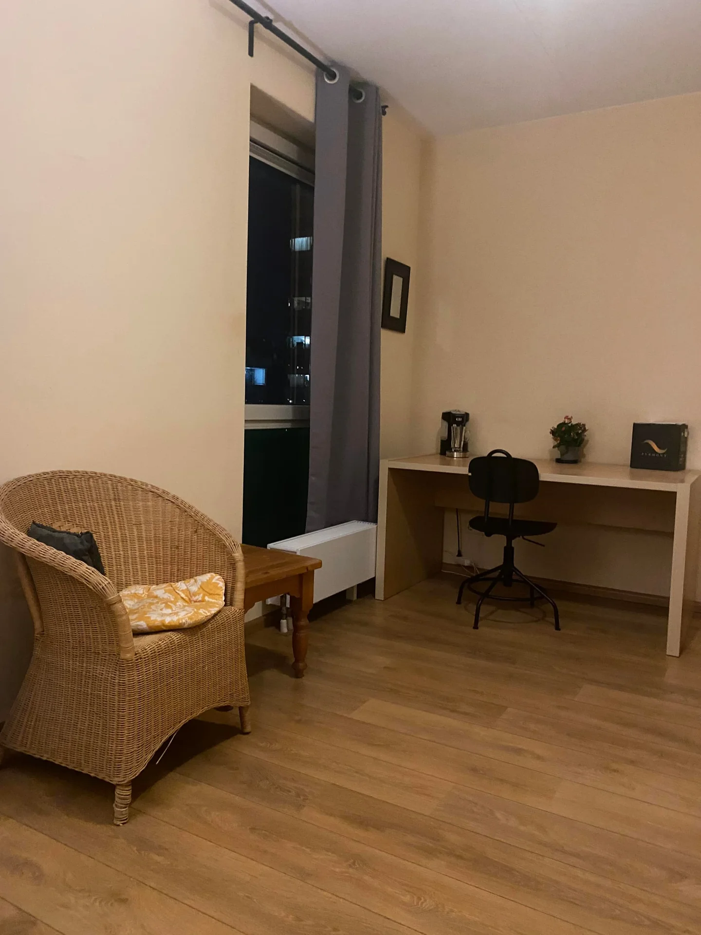 Foto van de Kamer gelegen aan de Bart Poesiatstraat in Amsterdam