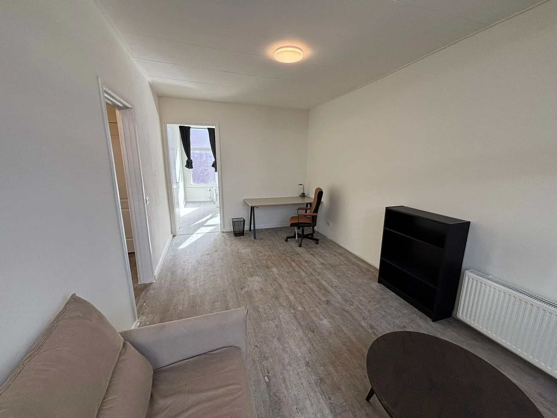 geblurde versie van de foto als achtergrond