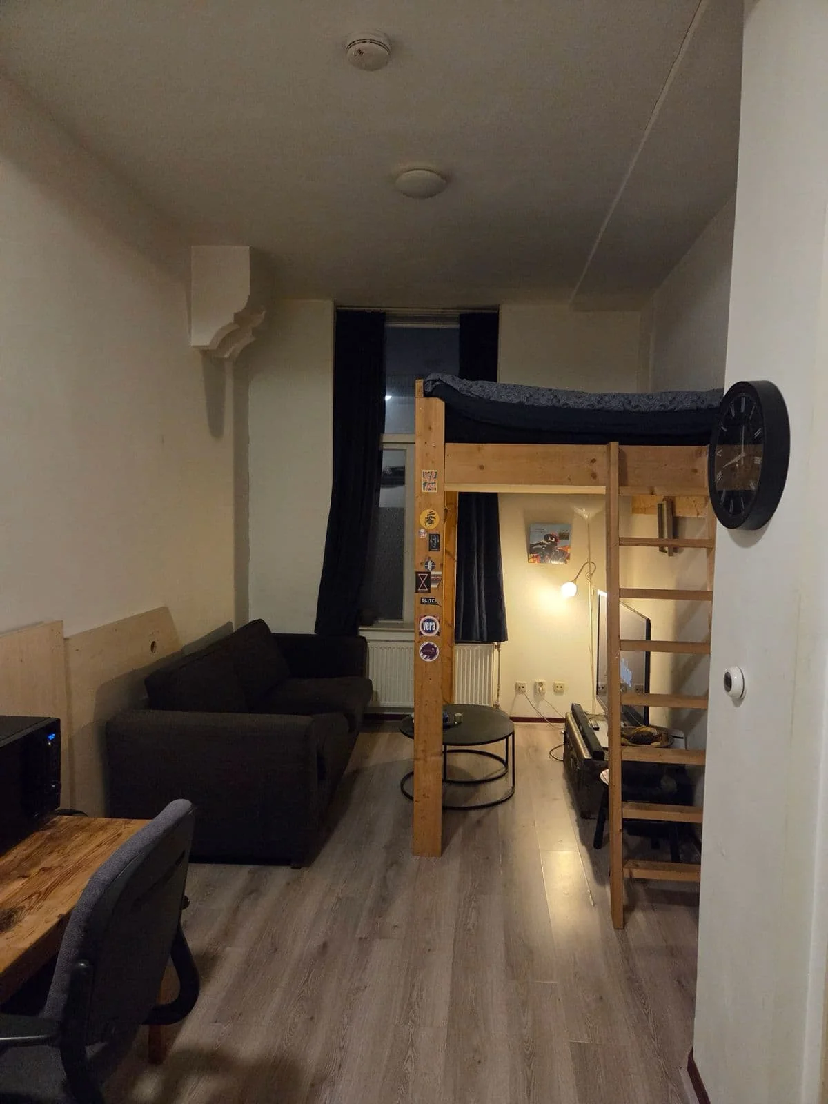 geblurde versie van de foto als achtergrond