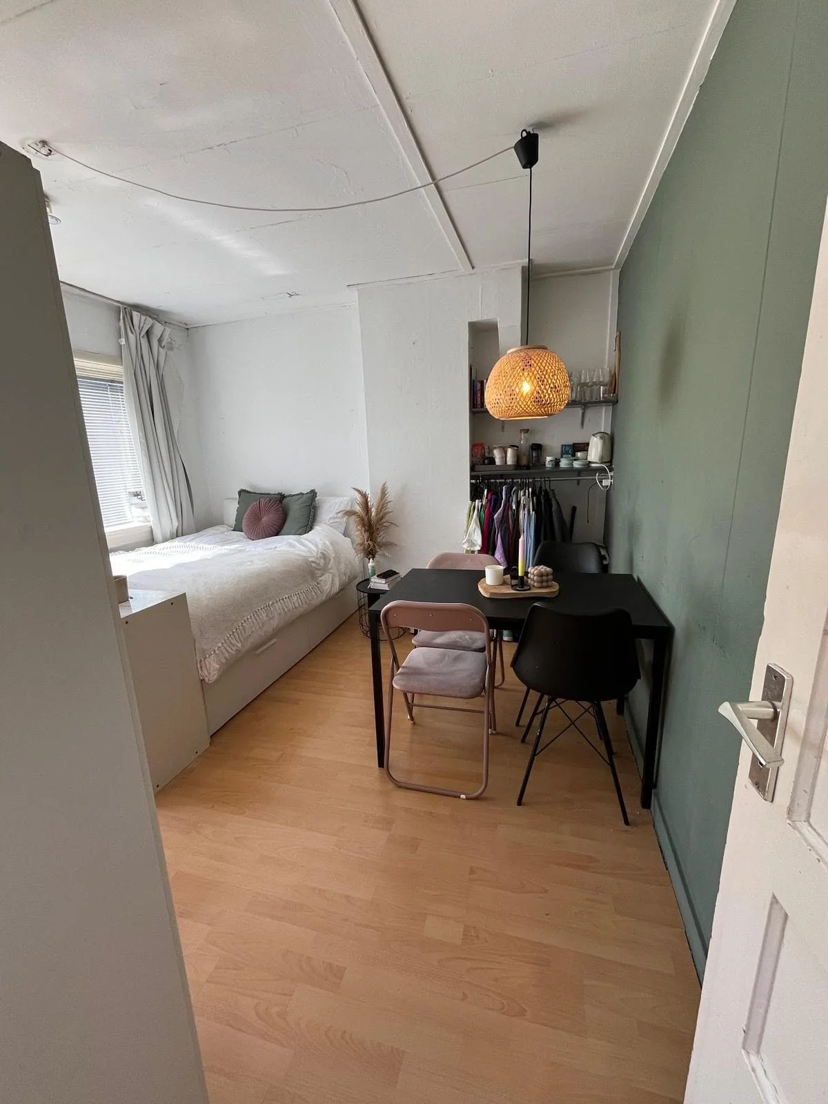 Foto van de Kamer gelegen aan de Van Swinderenstraat in Groningen