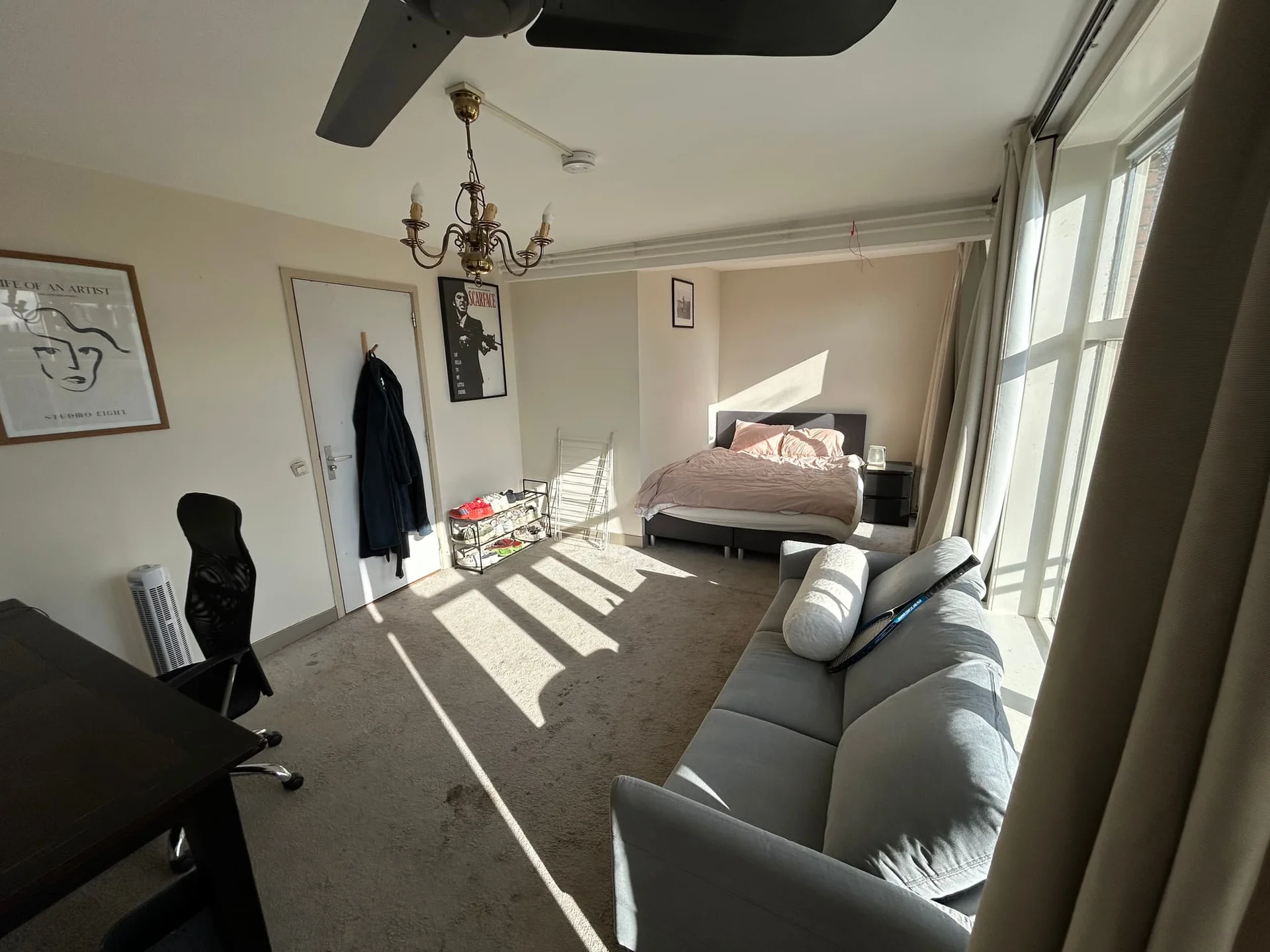 geblurde versie van de foto als achtergrond