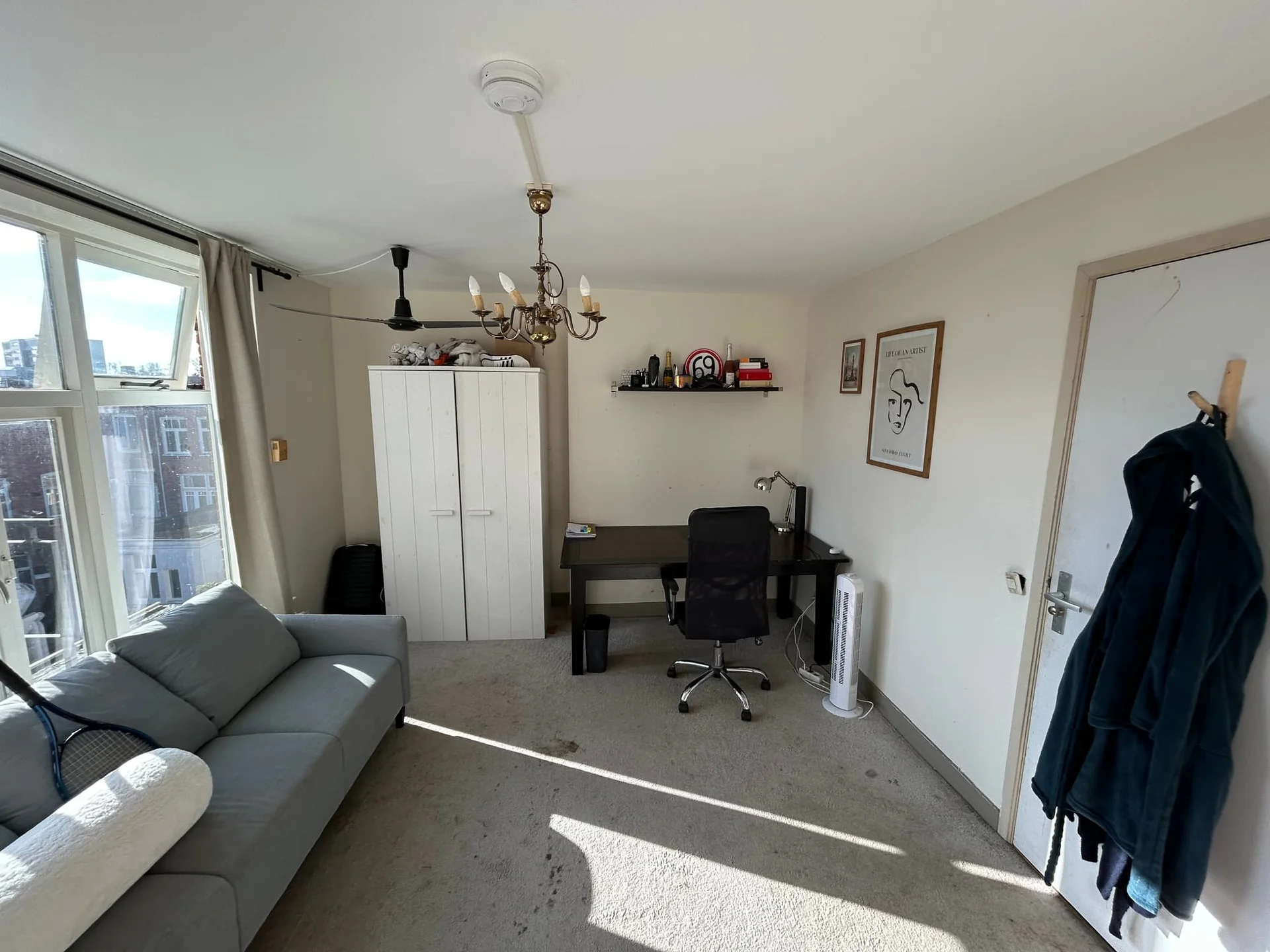 geblurde versie van de foto als achtergrond