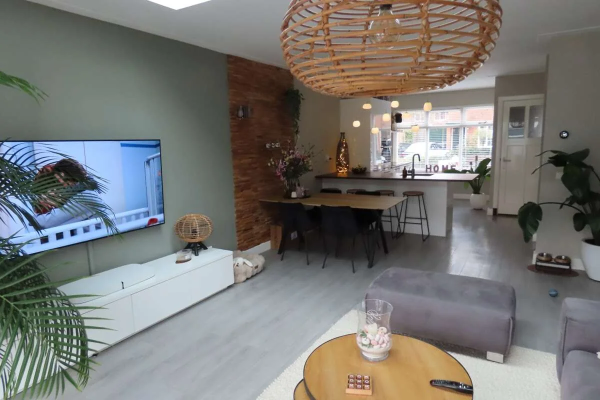 geblurde versie van de foto als achtergrond