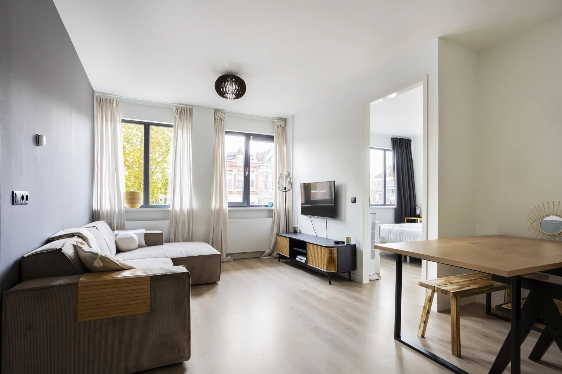 geblurde versie van de foto als achtergrond