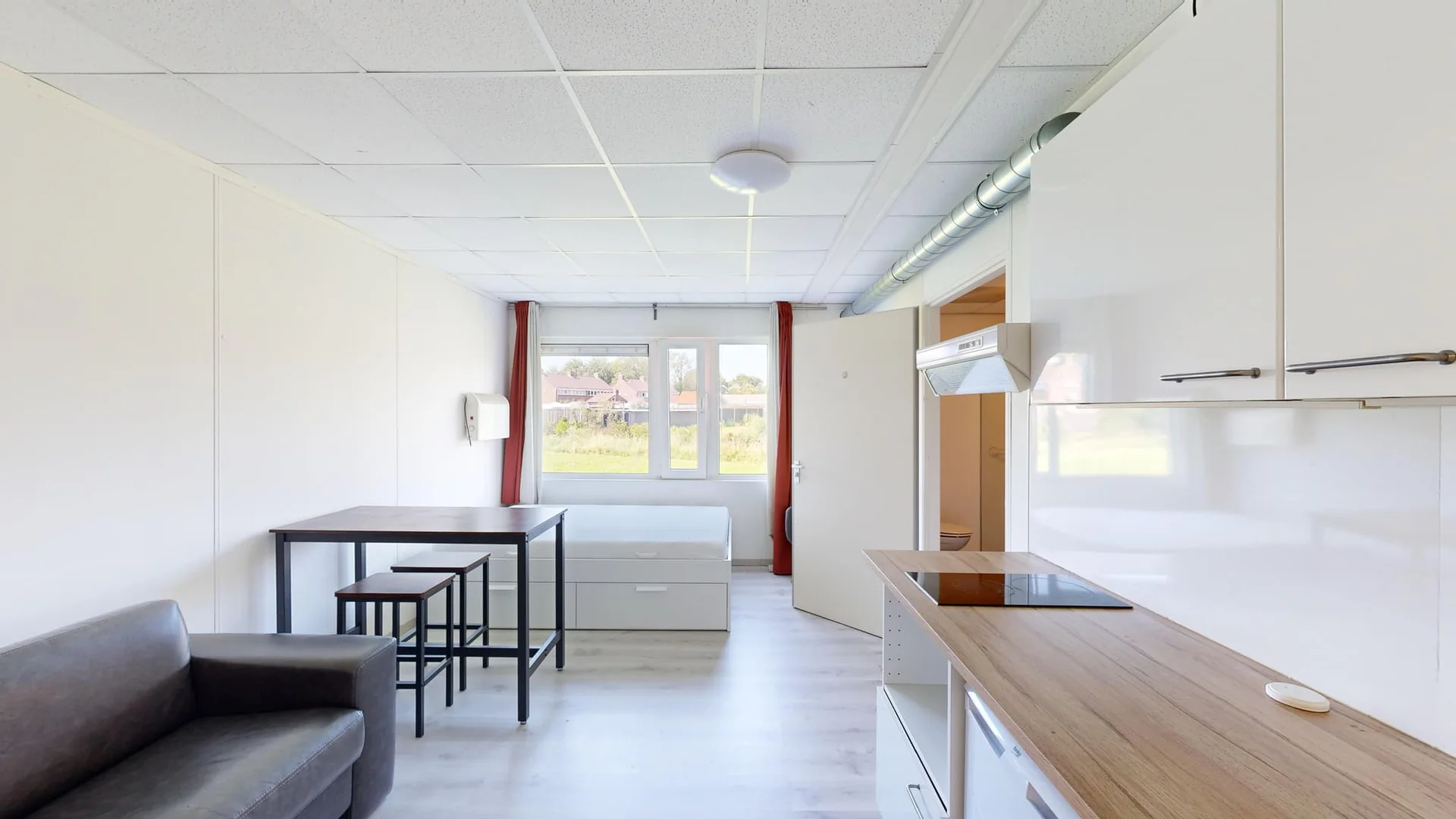 geblurde versie van de foto als achtergrond