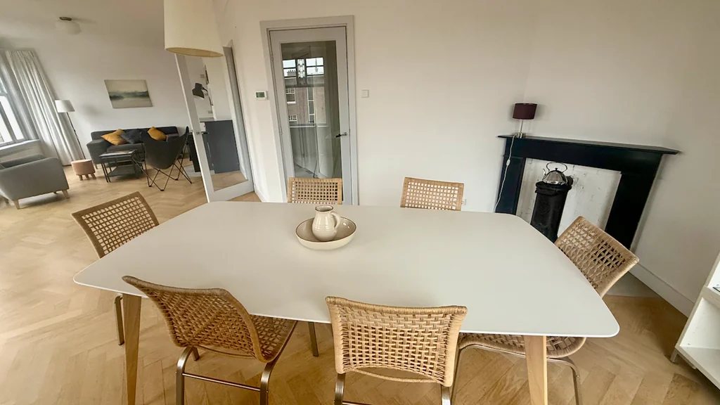 geblurde versie van de foto als achtergrond