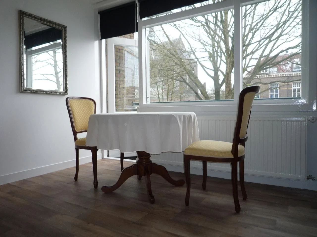 geblurde versie van de foto als achtergrond