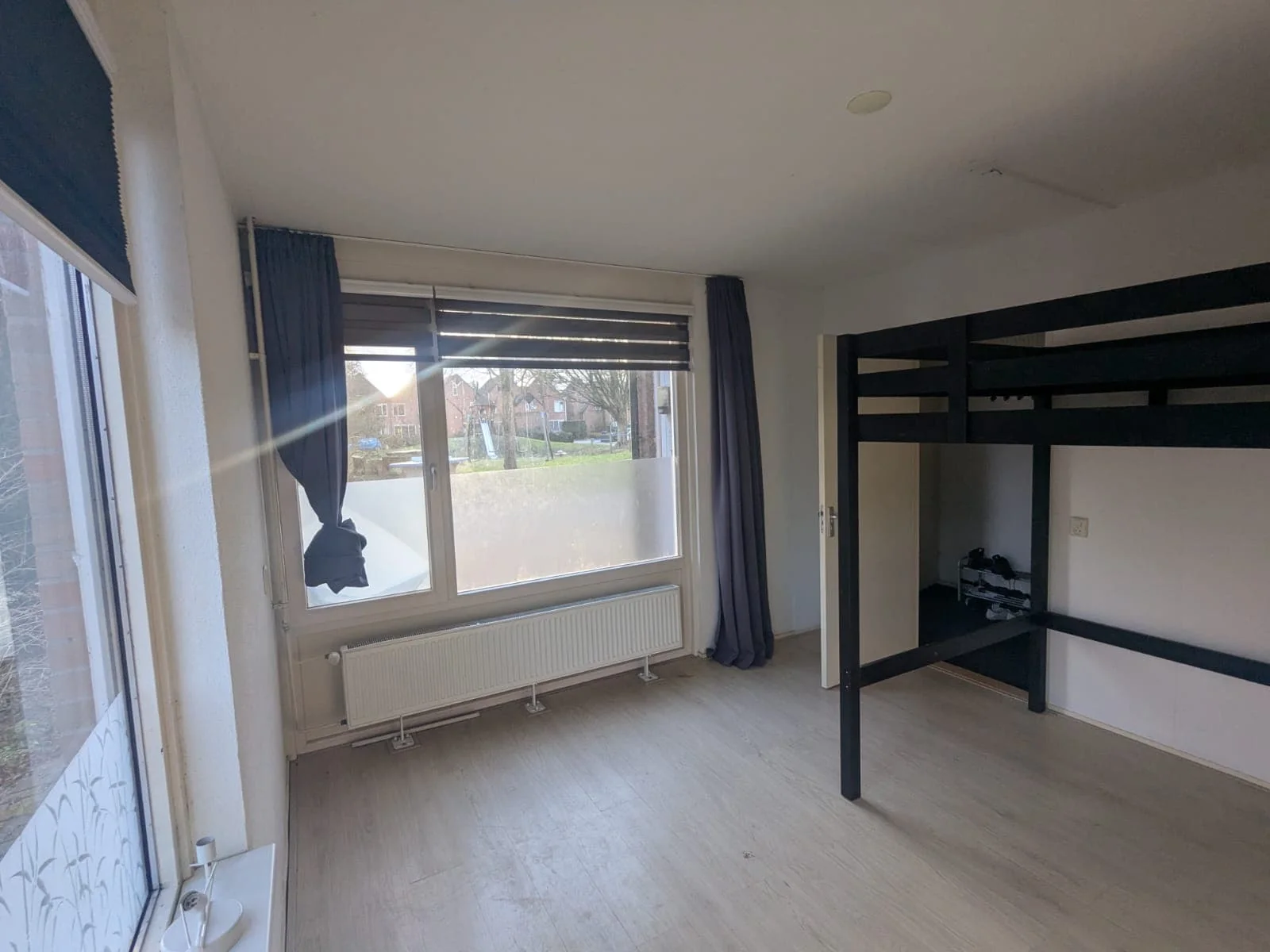 geblurde versie van de foto als achtergrond