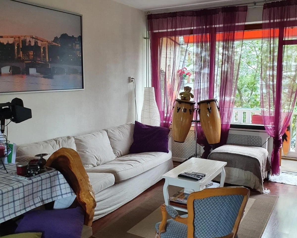 geblurde versie van de foto als achtergrond