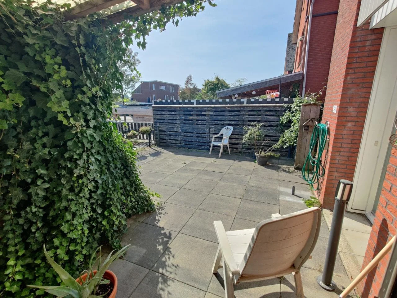 geblurde versie van de foto als achtergrond