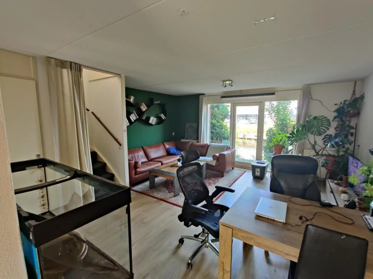 geblurde versie van de foto als achtergrond