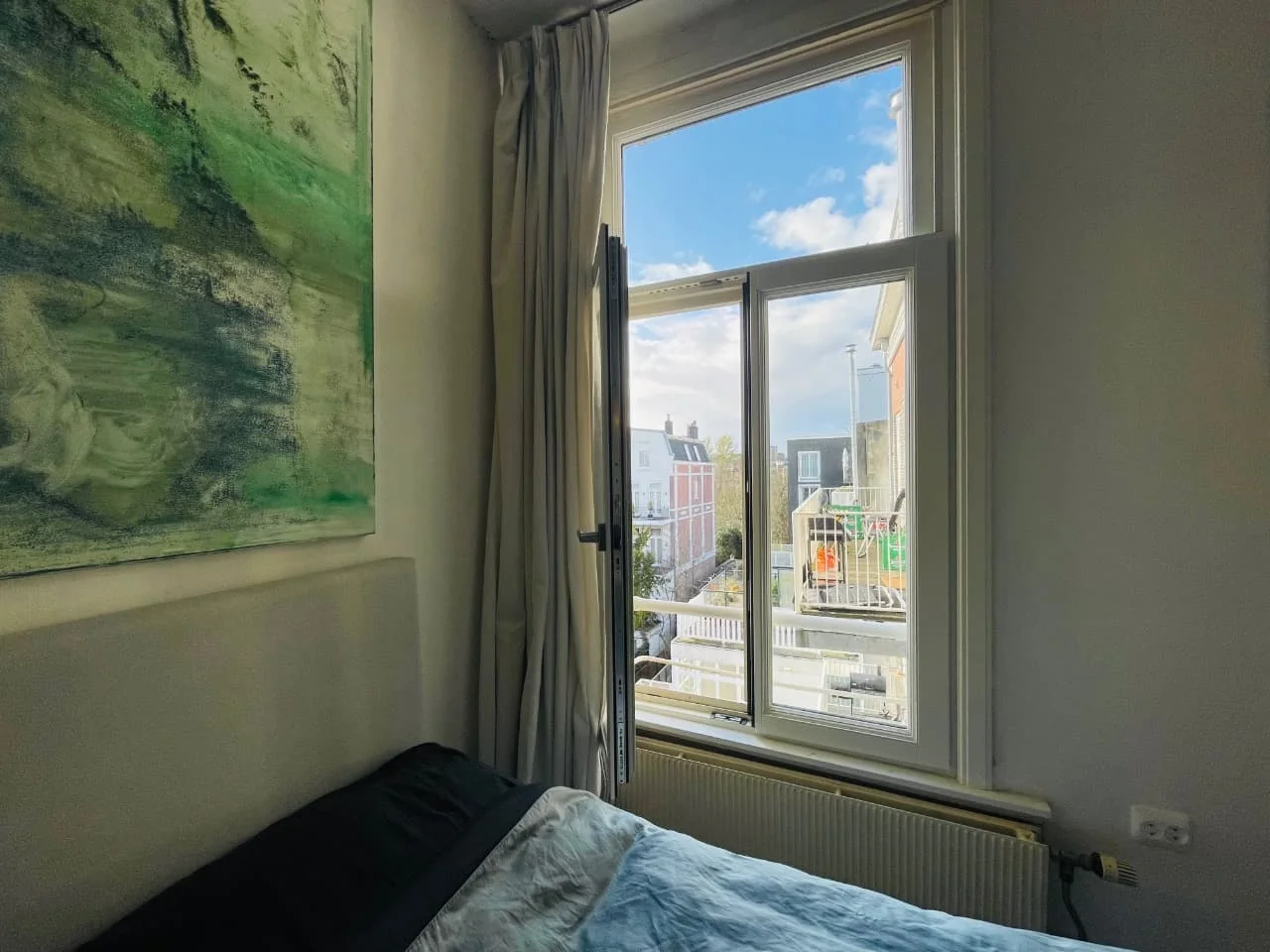 geblurde versie van de foto als achtergrond