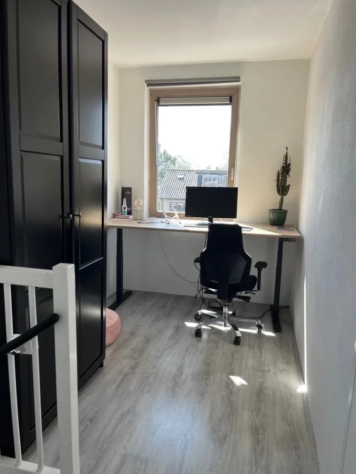 geblurde versie van de foto als achtergrond