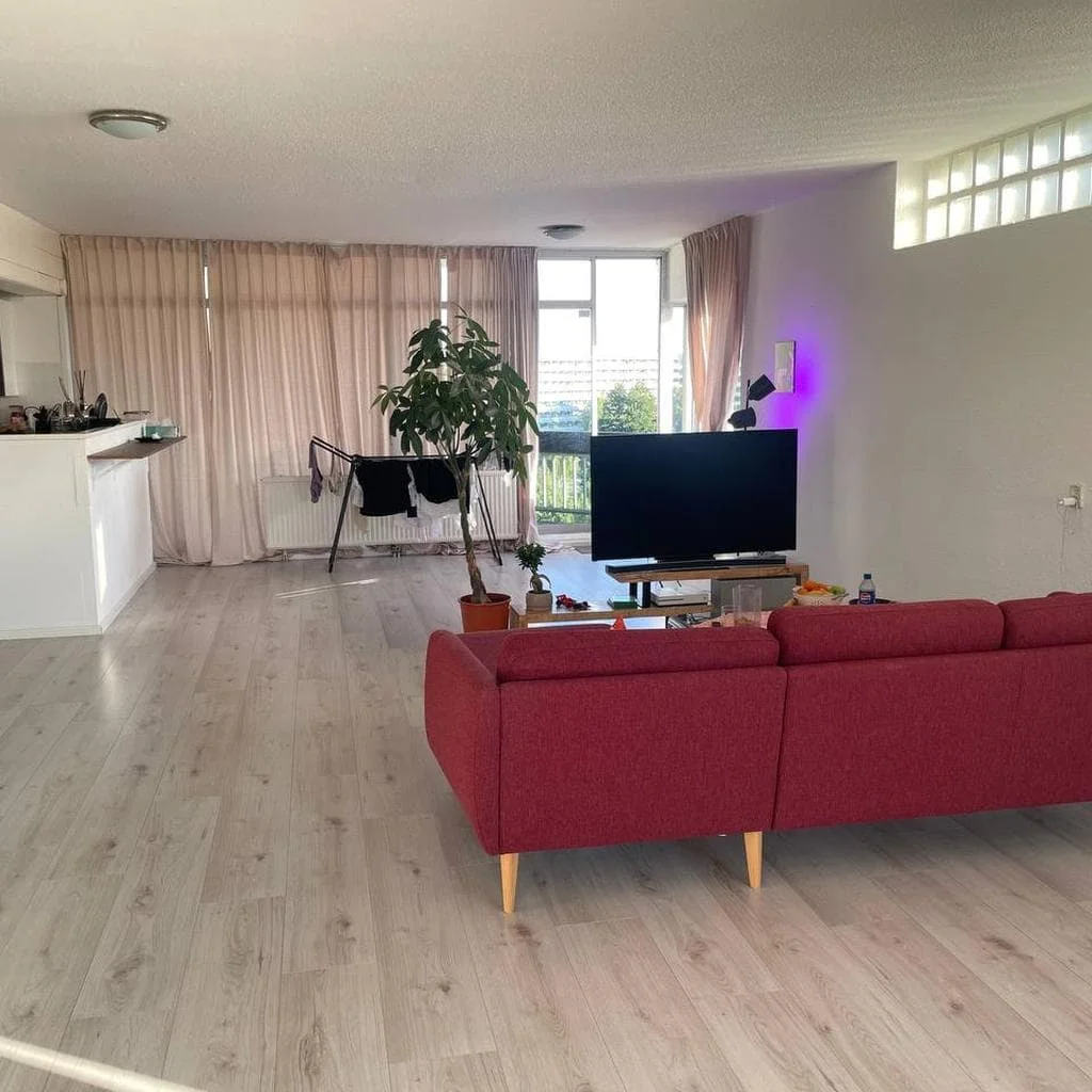 geblurde versie van de foto als achtergrond