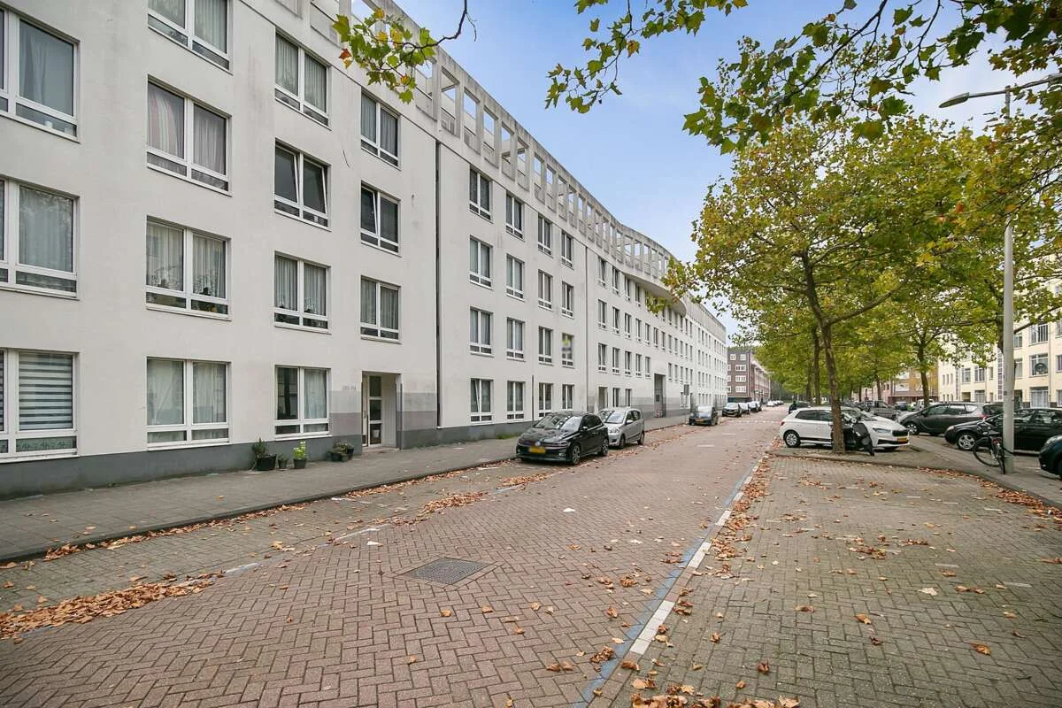 Foto van de Appartement gelegen aan de Dickenslaan in Amsterdam