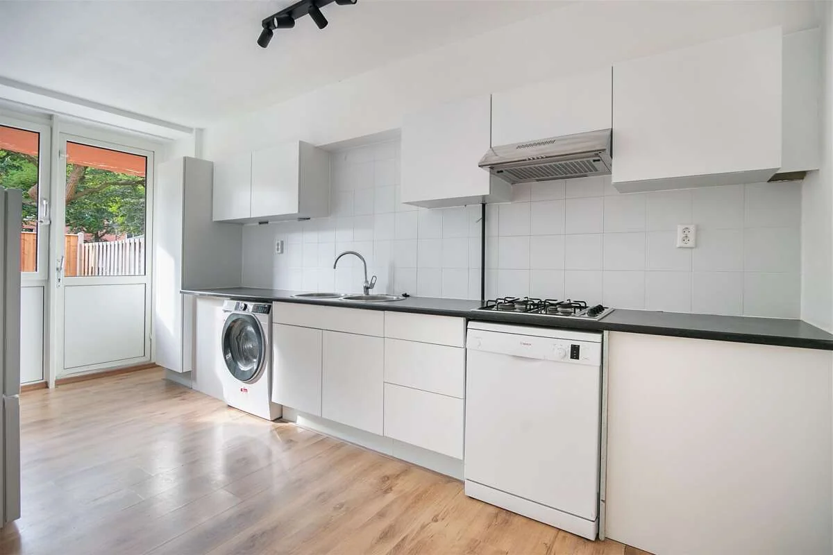 Foto van de Appartement gelegen aan de Dickenslaan in Amsterdam