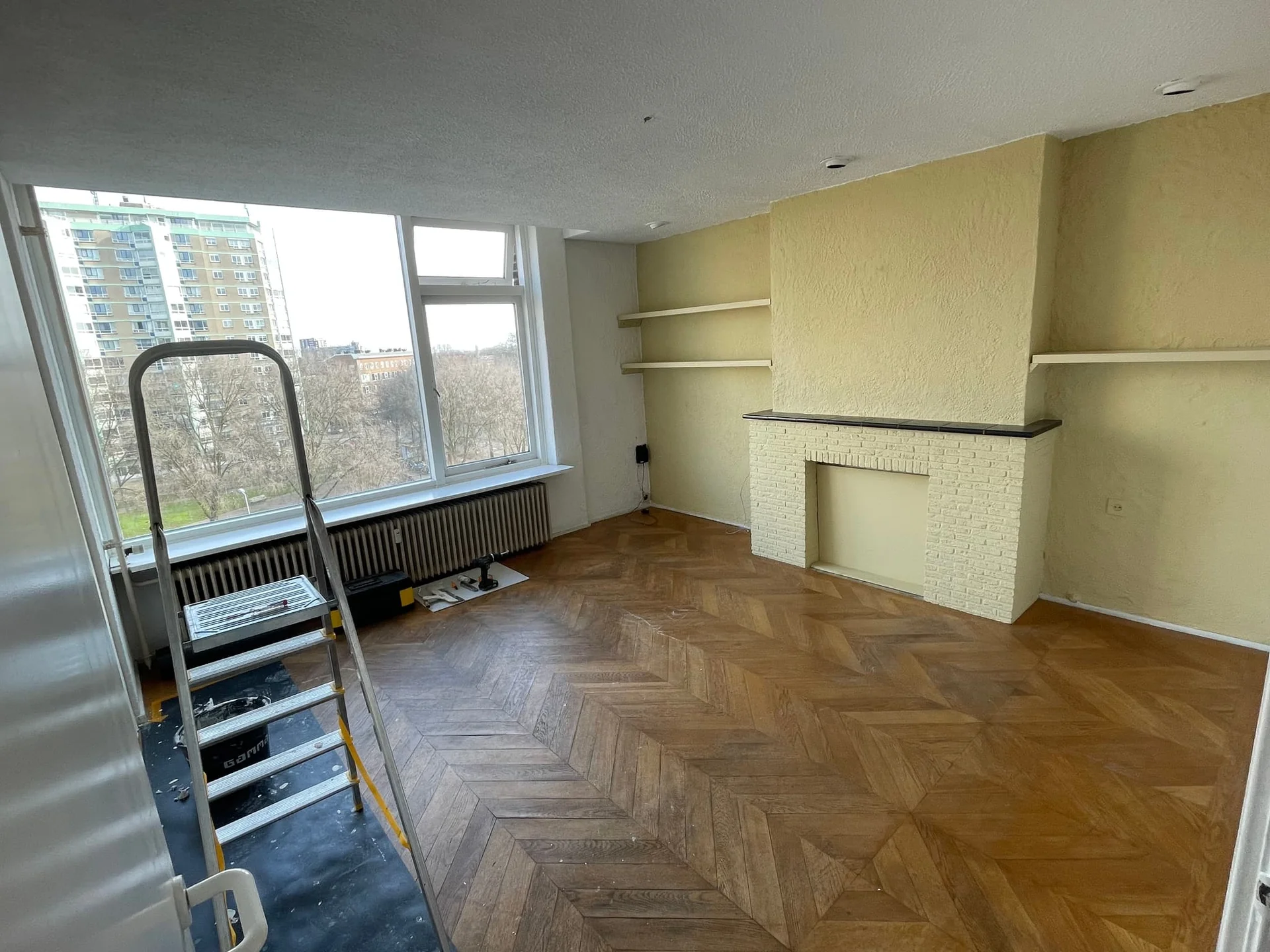 geblurde versie van de foto als achtergrond