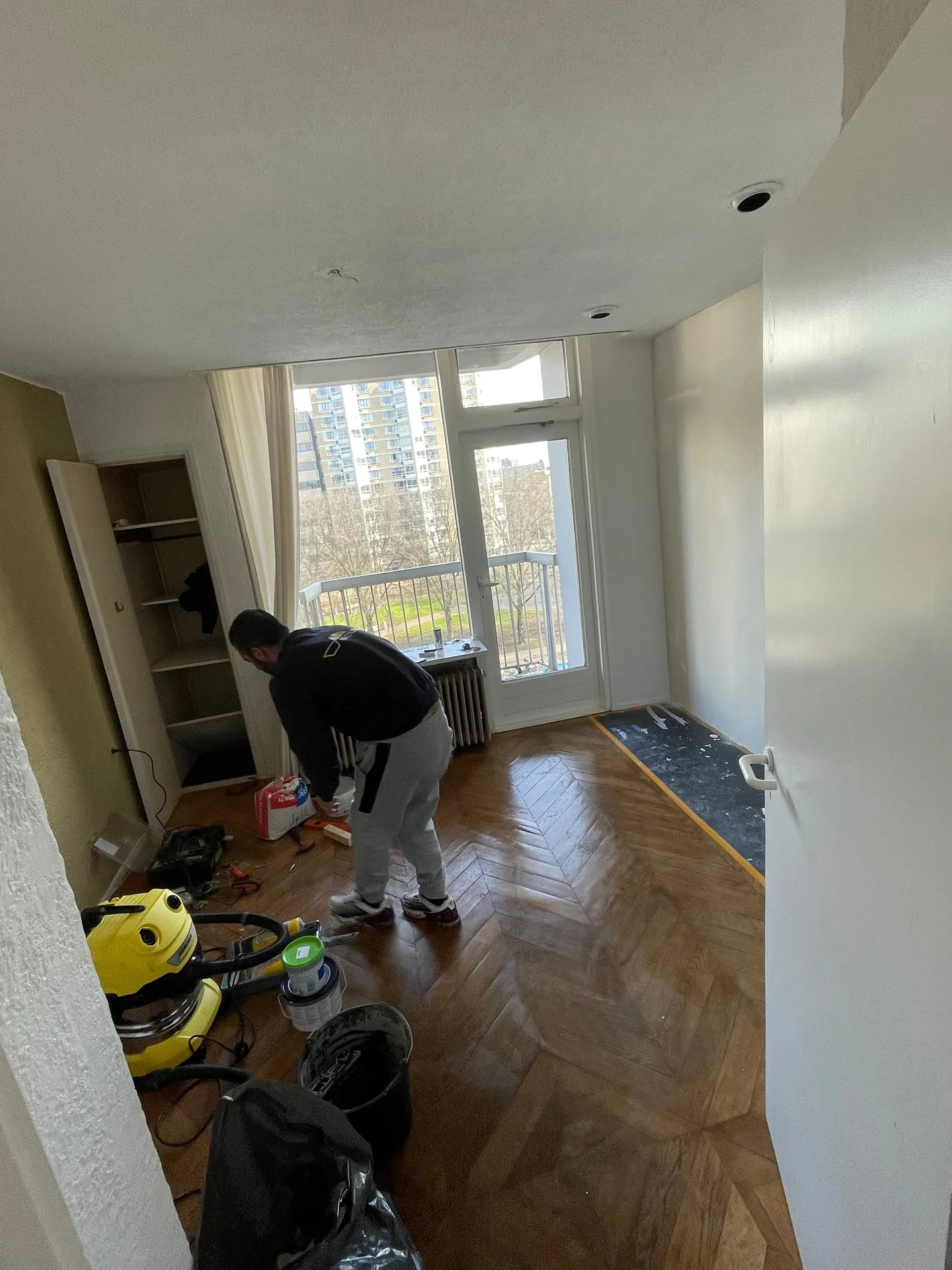 geblurde versie van de foto als achtergrond