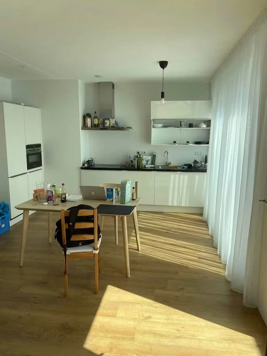 geblurde versie van de foto als achtergrond