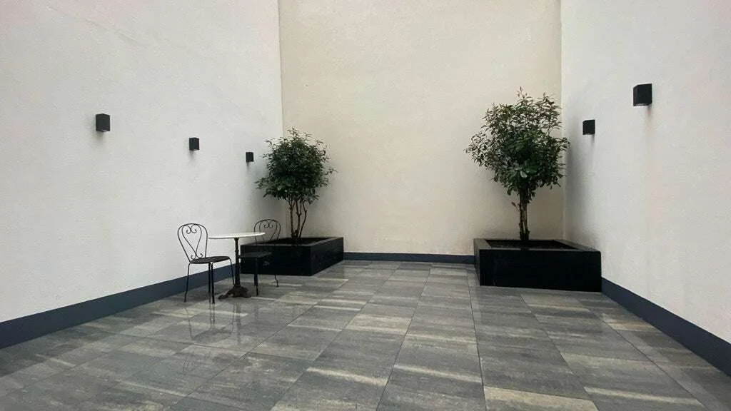 geblurde versie van de foto als achtergrond