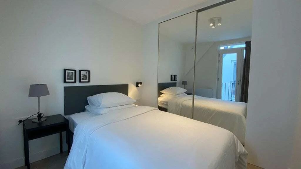 geblurde versie van de foto als achtergrond