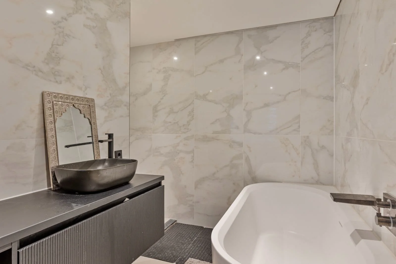 geblurde versie van de foto als achtergrond