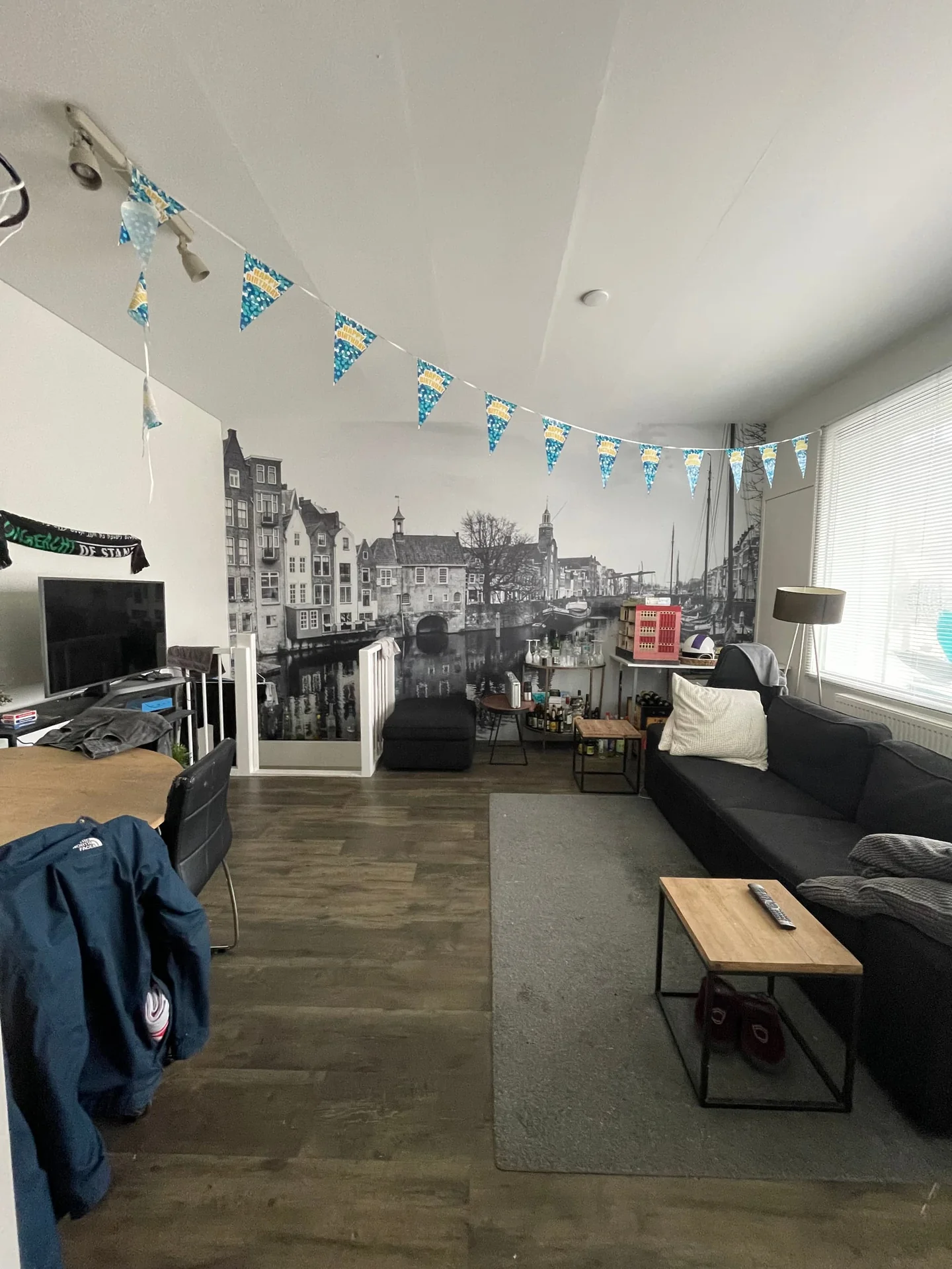 geblurde versie van de foto als achtergrond