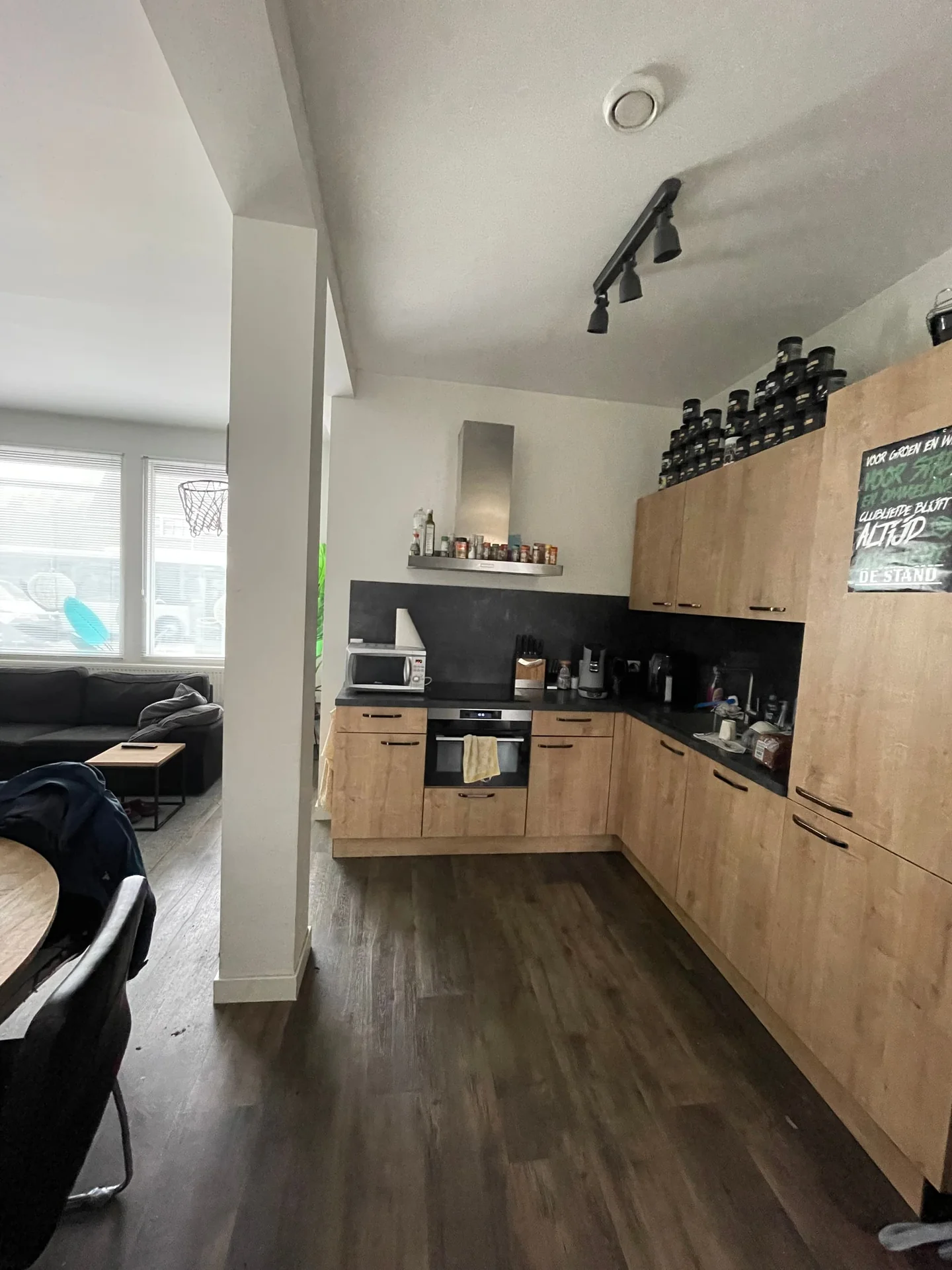 geblurde versie van de foto als achtergrond