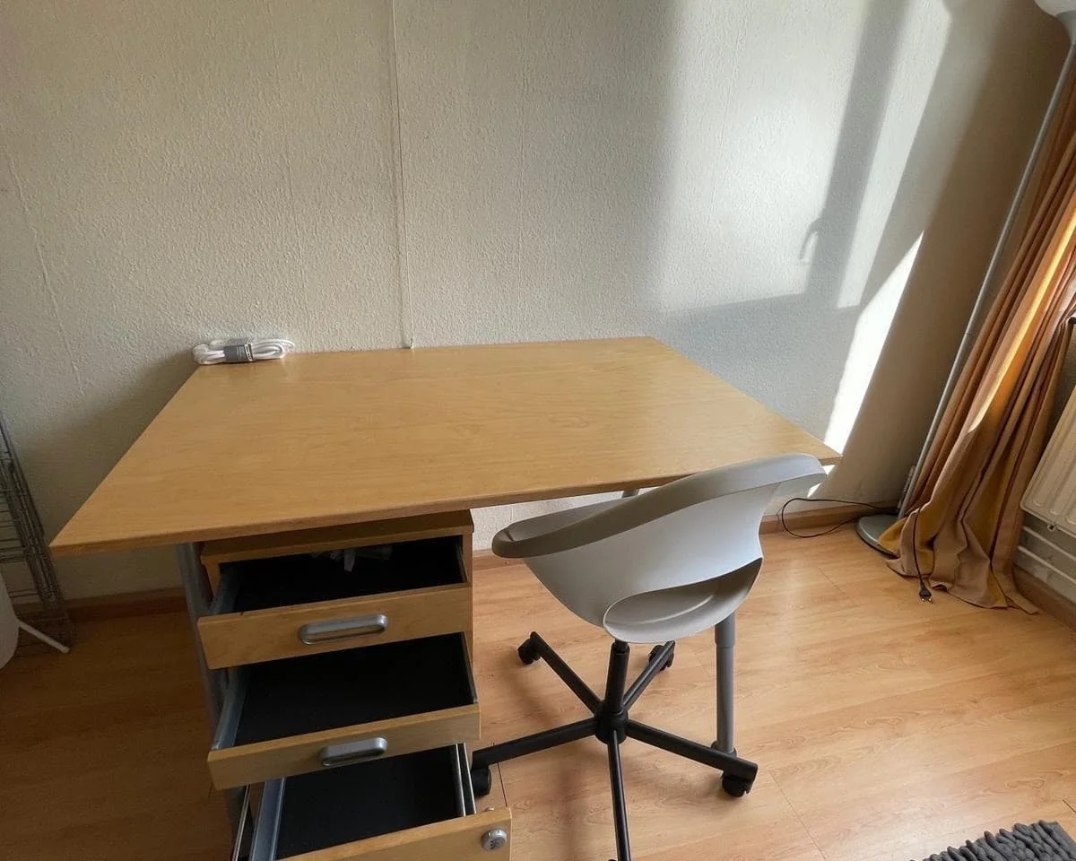 geblurde versie van de foto als achtergrond