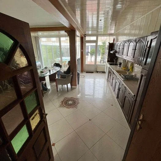 geblurde versie van de foto als achtergrond