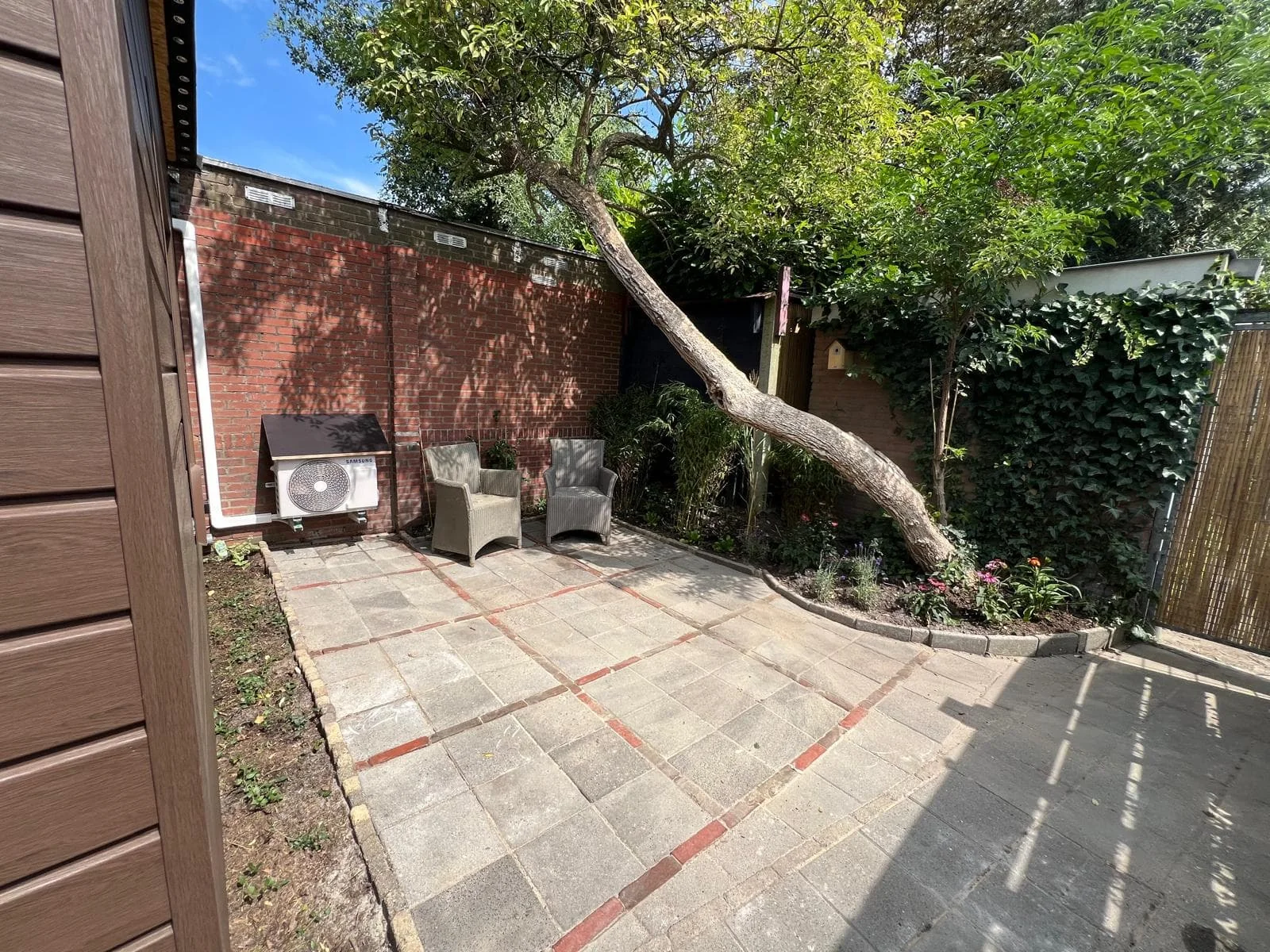 geblurde versie van de foto als achtergrond