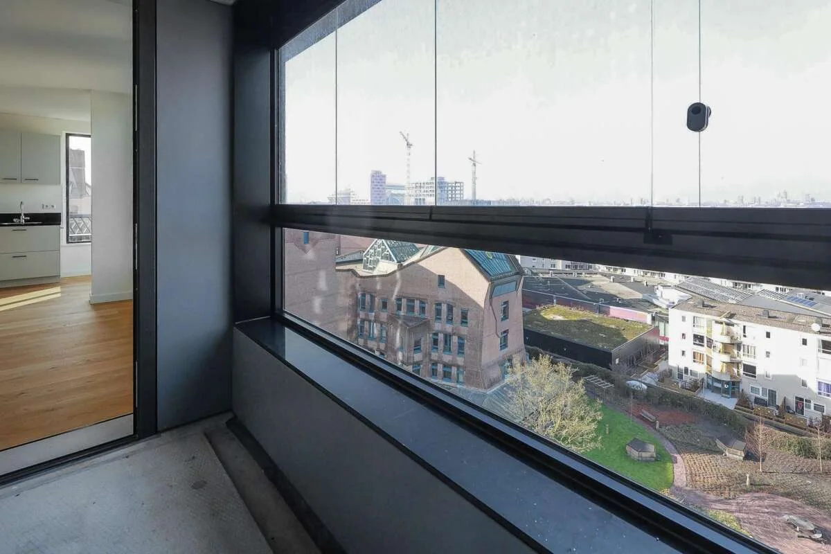 geblurde versie van de foto als achtergrond