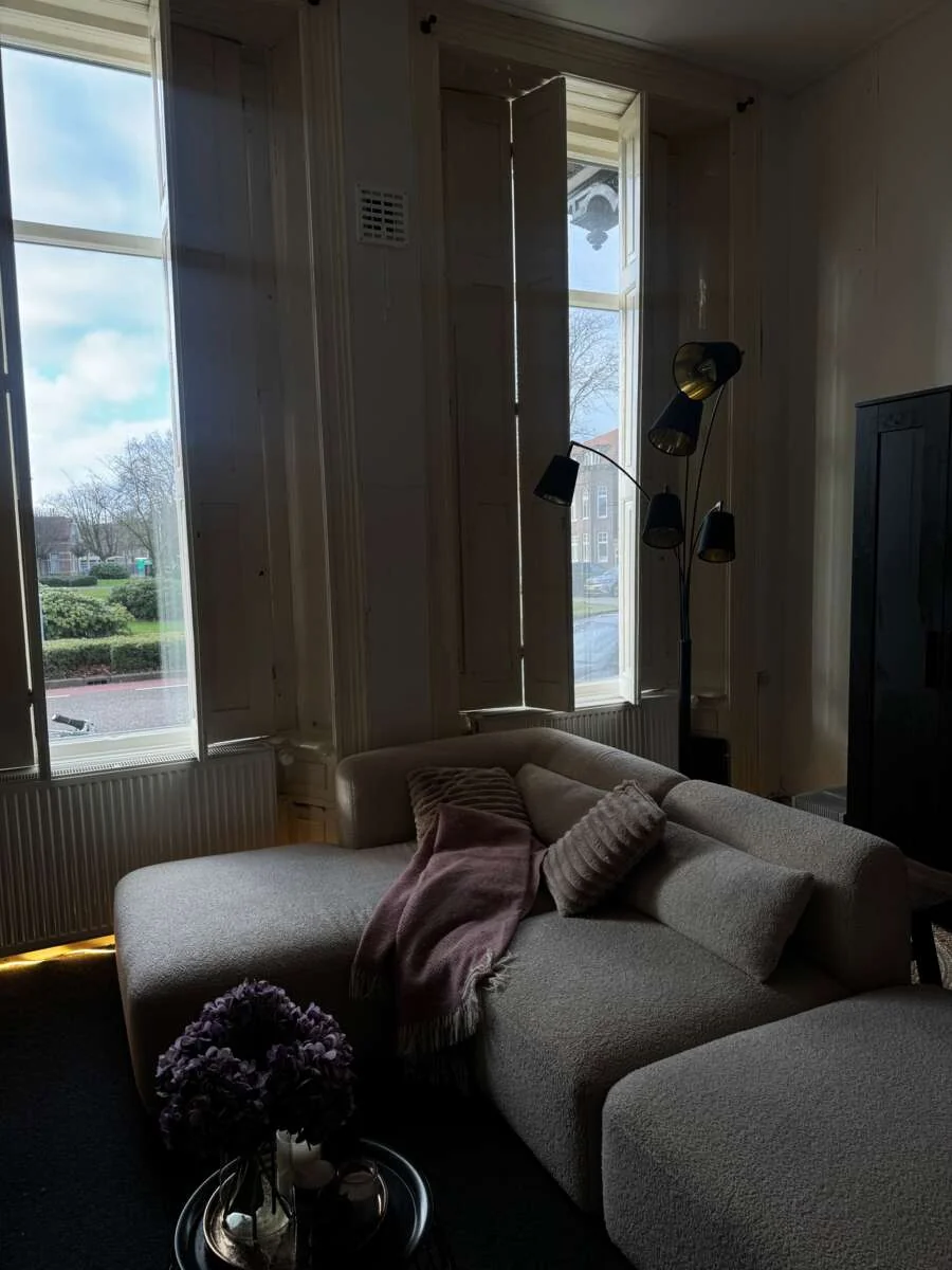 geblurde versie van de foto als achtergrond