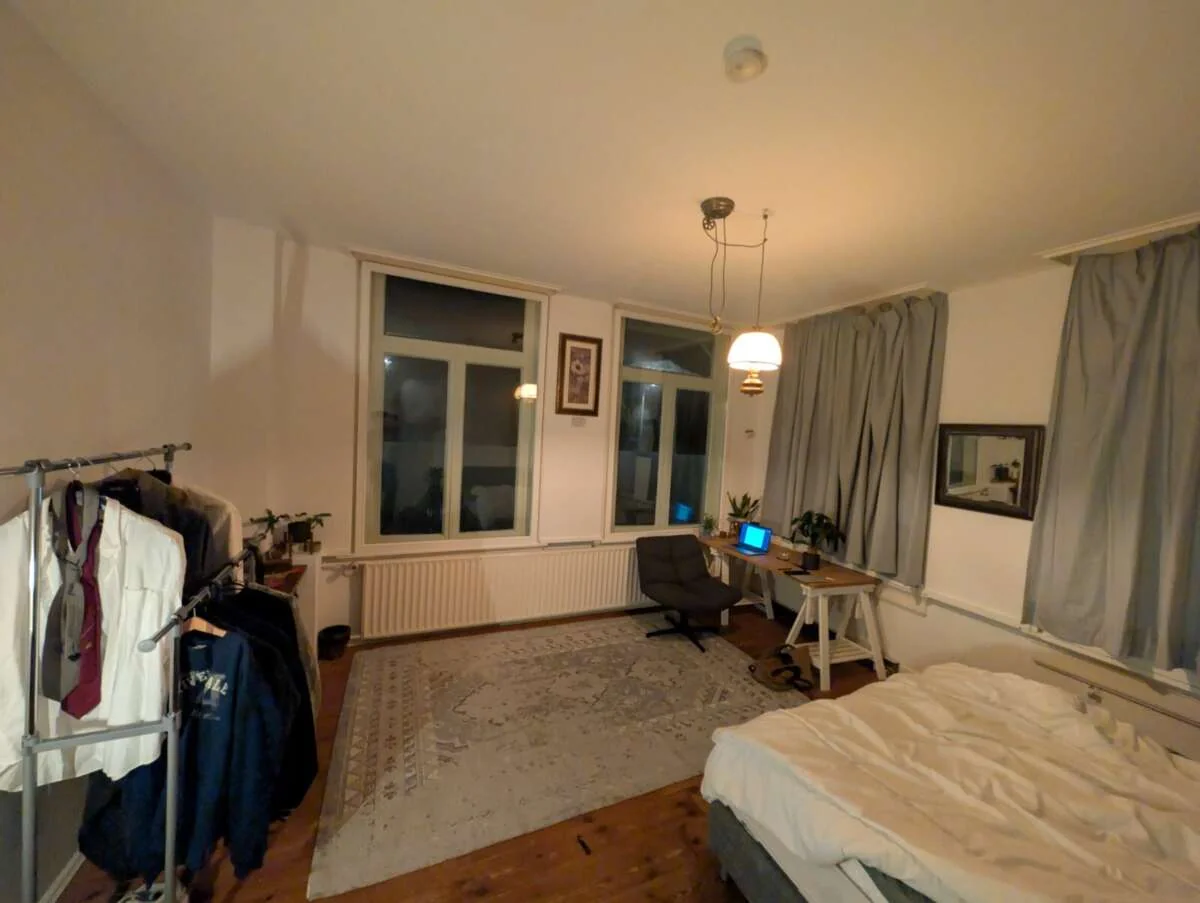 geblurde versie van de foto als achtergrond