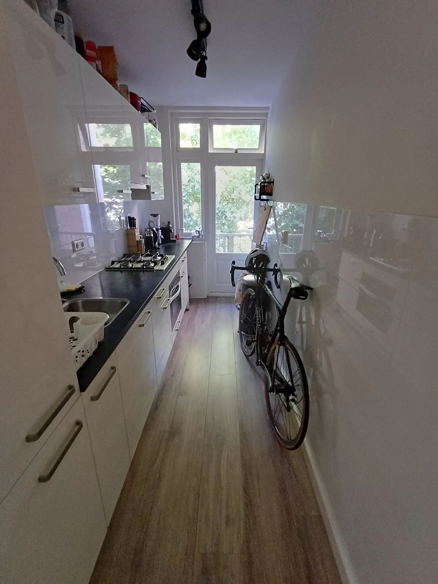 Foto van de Kamer gelegen aan de Swammerdamstraat in Amsterdam