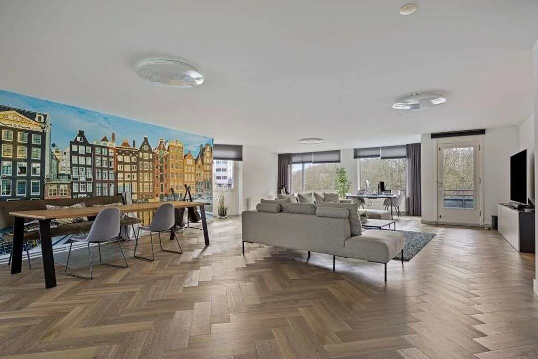 geblurde versie van de foto als achtergrond