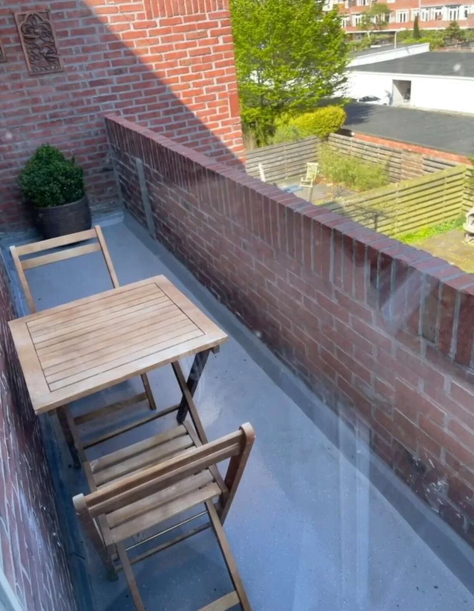 geblurde versie van de foto als achtergrond