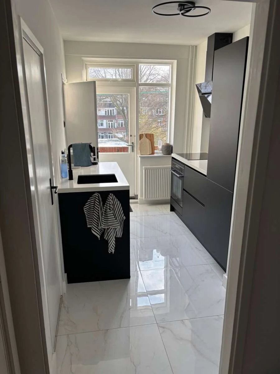 geblurde versie van de foto als achtergrond