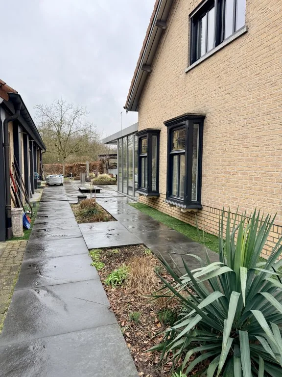 geblurde versie van de foto als achtergrond