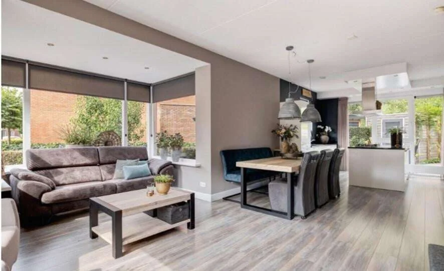 geblurde versie van de foto als achtergrond