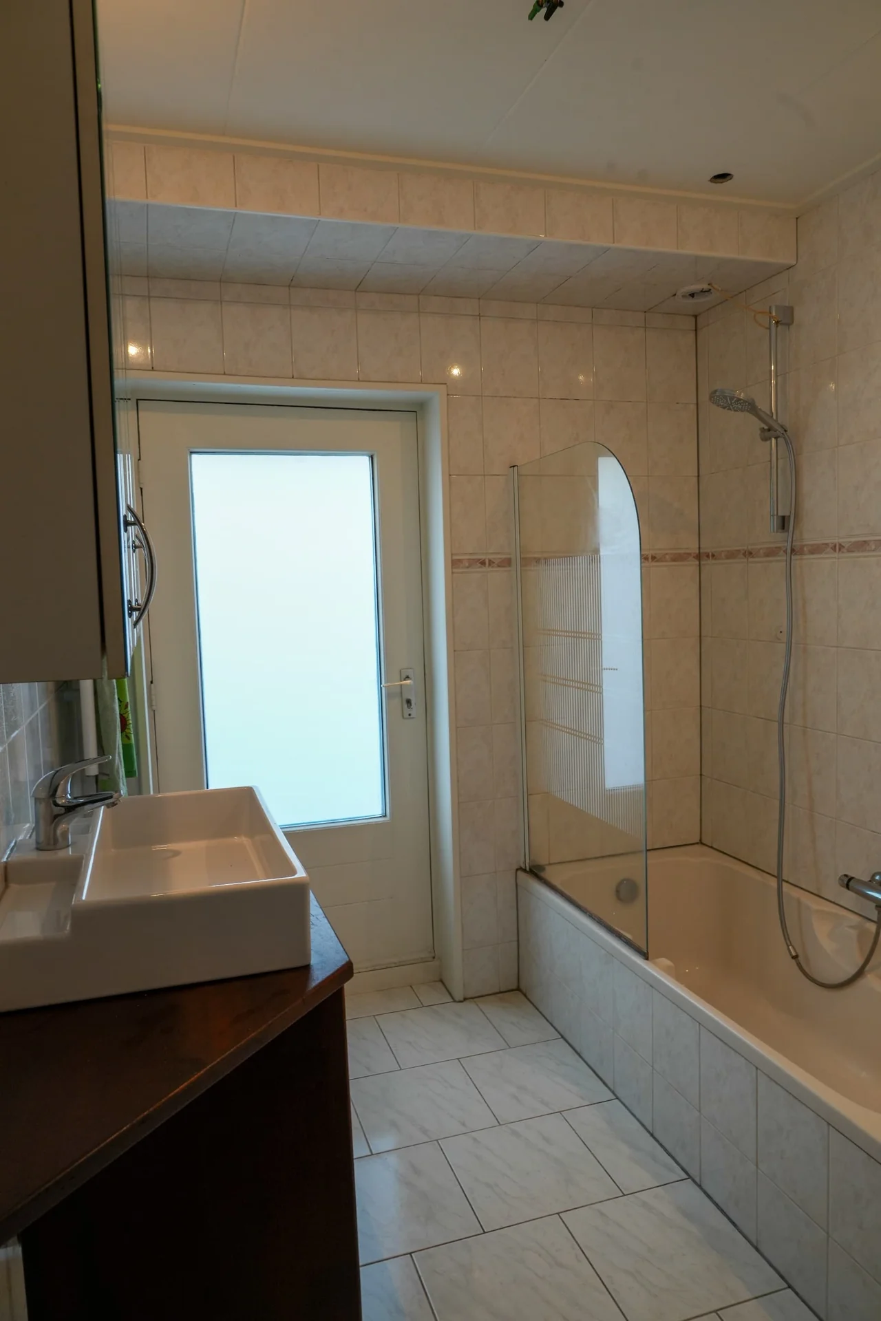 Foto van de Kamer gelegen aan de de Ruyterweg in Leeuwarden